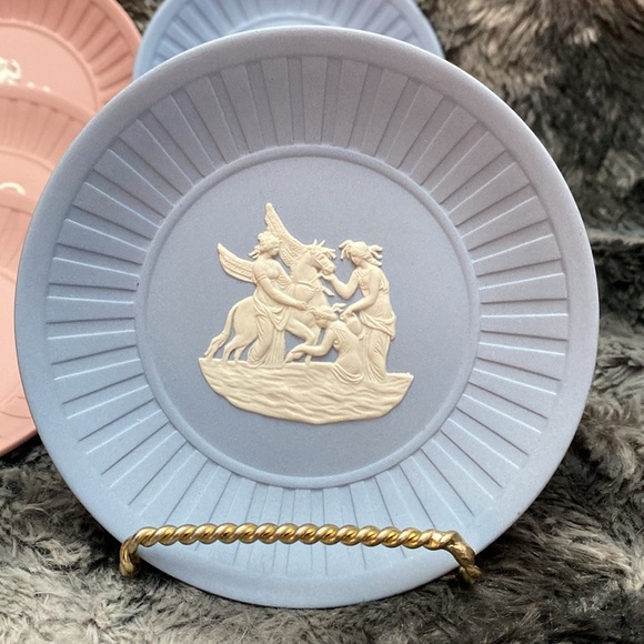 Set of Wedgwood Jasper Vintage Mini Plates - Picture 3 of 16